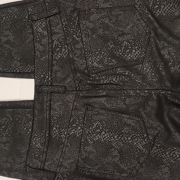 Simply Vera Vera Wang Skinny High Rise Snake Print Jeans Black Medium - Picture 8 of 12